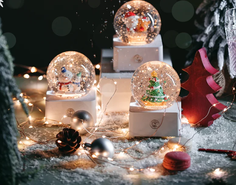 

Christmas Snow Globe Music Box Novelty Crystal Snowflakes Ball Music Box Home Decor Ornament Children's Gift Resin New YearLA239