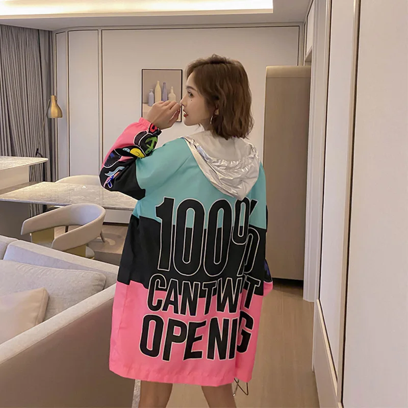 Женские тонкие пальто с капюшоном модные шикарные куртки мультяшным принтом