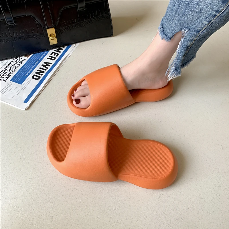 

Тапочки Женские однотонные, модные мягкие и удобные тапочки на толстой подошве, Нескользящие, для ванной комнаты, лето