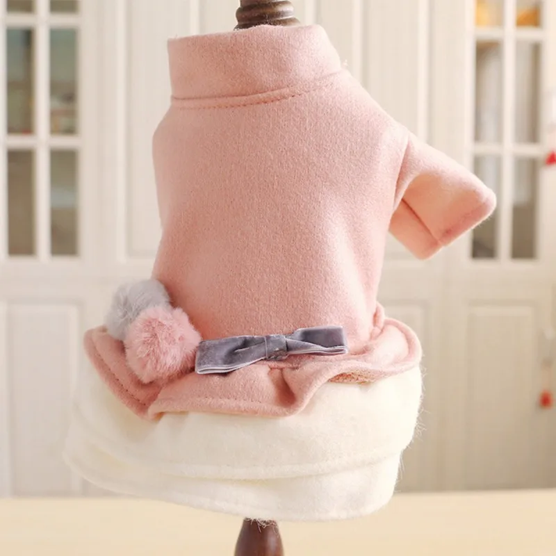 Платье с бантиком для собаки; зимнее утепленное шерстяное платье для маленькой собаки; юбка принцессы с двумя цветными пушистые шары и бантом