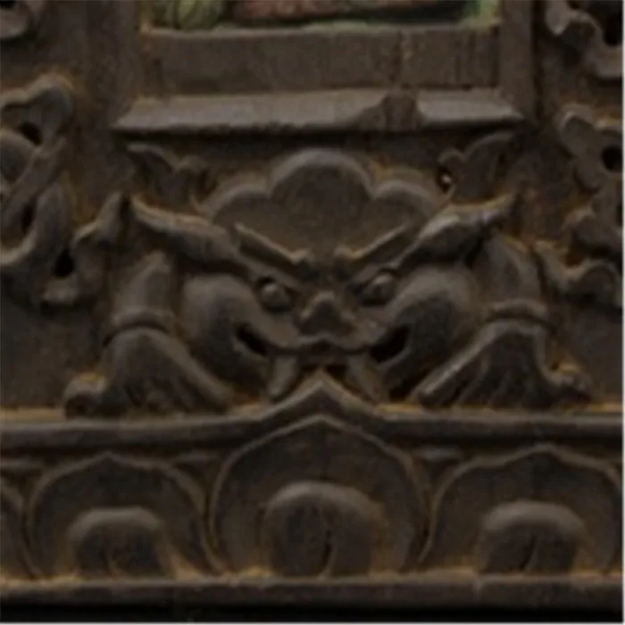 Тибетские монахи в Китае принимают старый чистый ручной резьба по дереву для