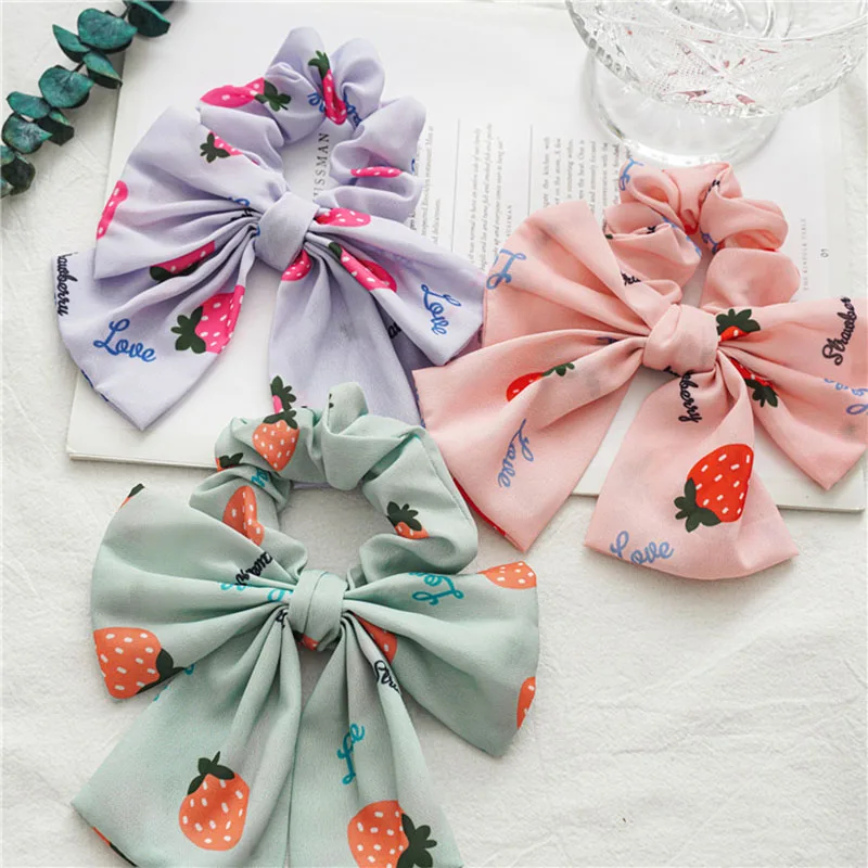 Шифоновая резинка для волос с большим бантом и принтом клубники летние головные