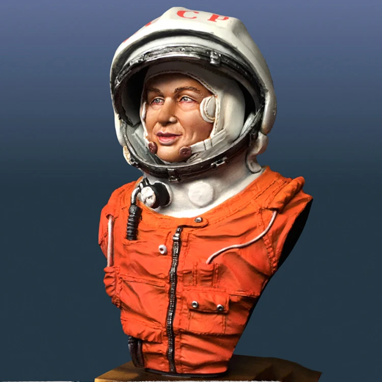 Набор для сборки астронавта из смолы 1/9 | Игрушки и хобби