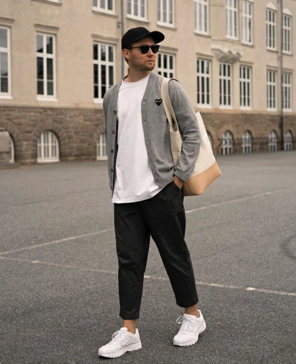 Модный дизайнерский кардиган из мериносовой шерсти с аппликацией в виде сердца