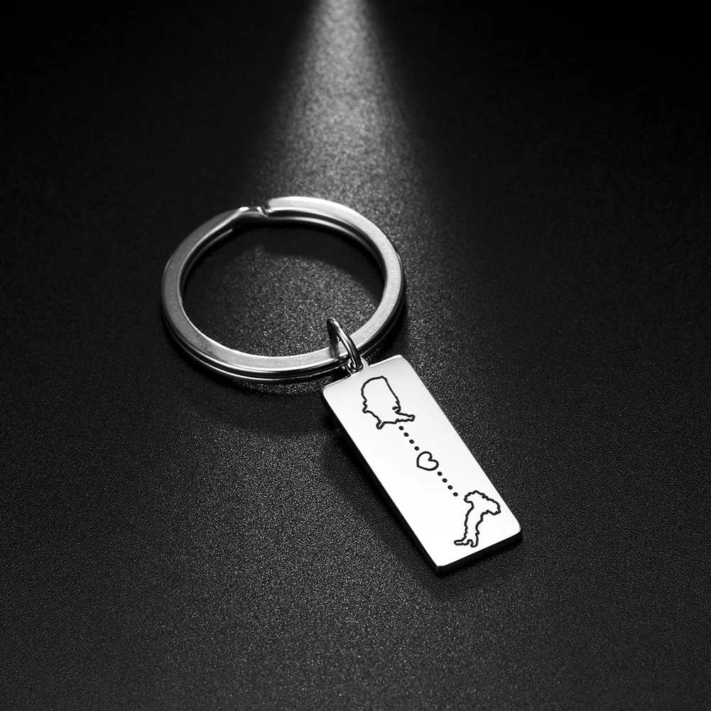 

Брелок для ключей Cazador, персонализированный брелок из нержавеющей стали в форме карты с именем и датой, для семьи, подарок для пары