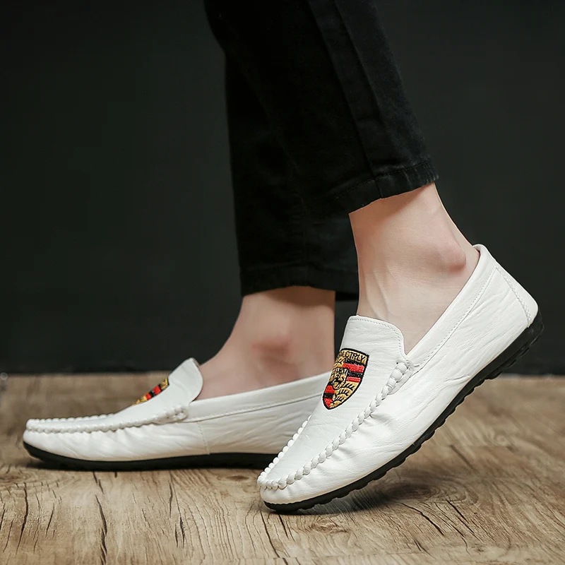 

New Casual Slip-on Designer Shoes Men Black Man Young Casual Shoe Fashion Mens Light Shoes Rubber Bottom Man Walking Sneakers