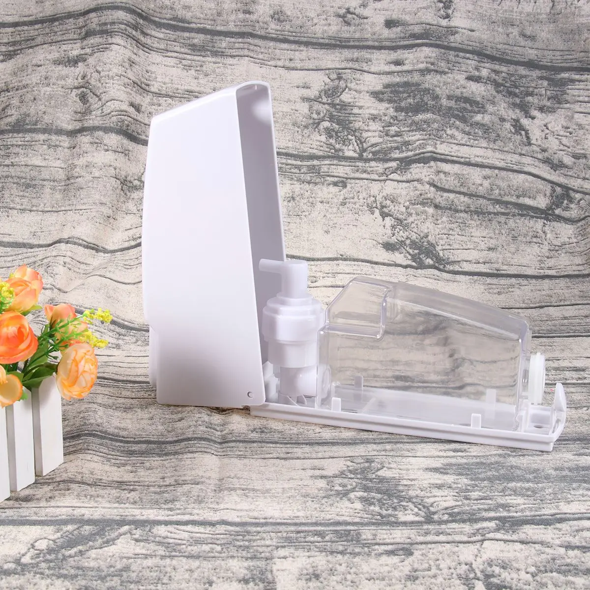 Диспенсер для жидкого мыла 600 мл настенный пластиковый дозатор насос ванной душа