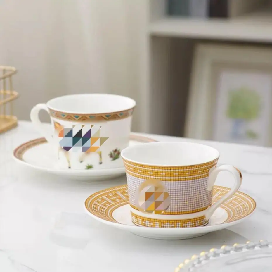 

Coffee Cup Vintage Designs Porcelain Tea Set Bone China Cups And Saucers Set with spoon Ceramic Drinkware Birthday Gift