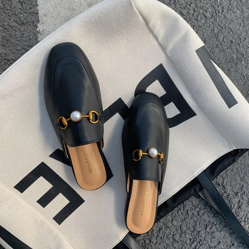 Бренд molan Designers; Новинка года; роскошные женские кожаные шлепанцы без задника, украшенные жемчугом и металлической цепочкой, с вышивкой в виде красного сердца; Лоферы без задника; вьетнамки