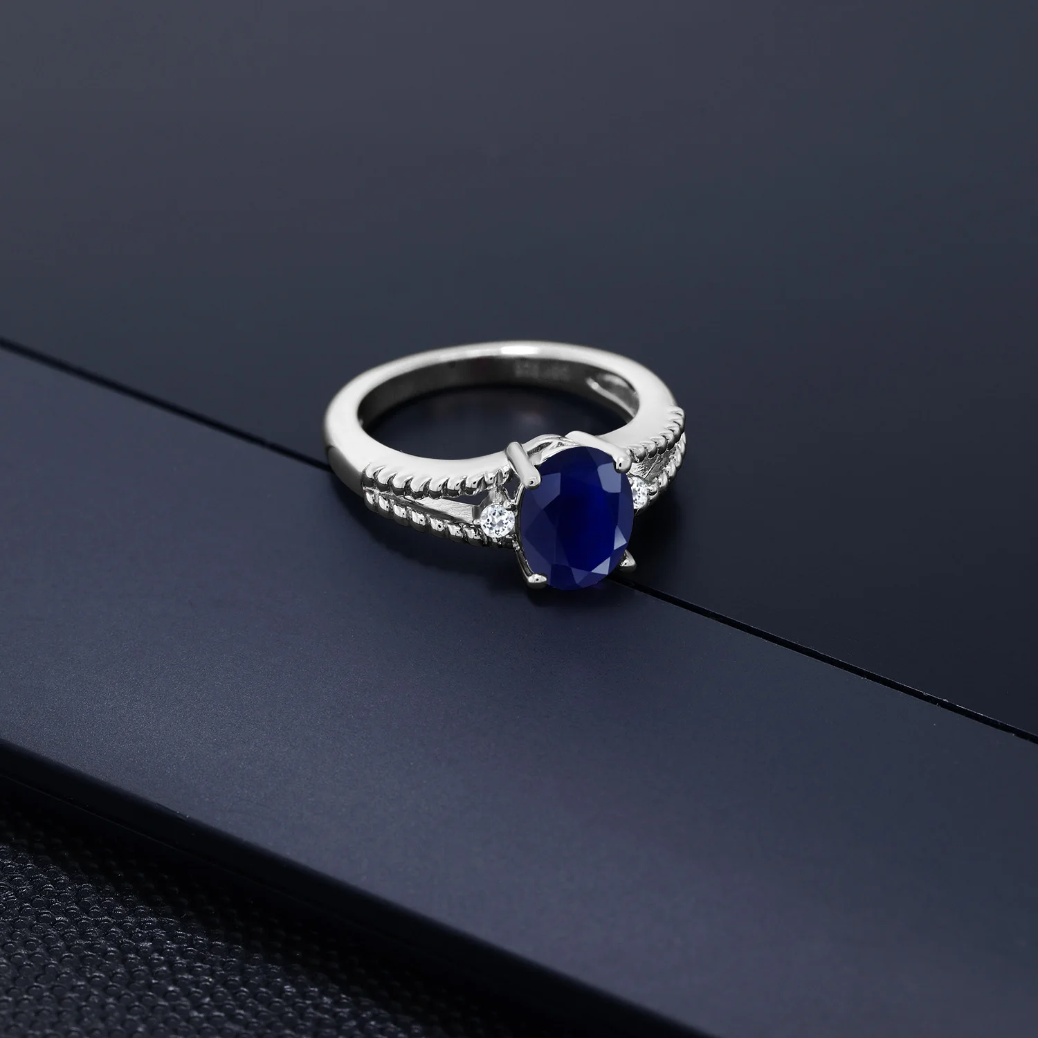 Женское кольцо с топазом GemStoneKing овальное из стерлингового серебра 925 пробы