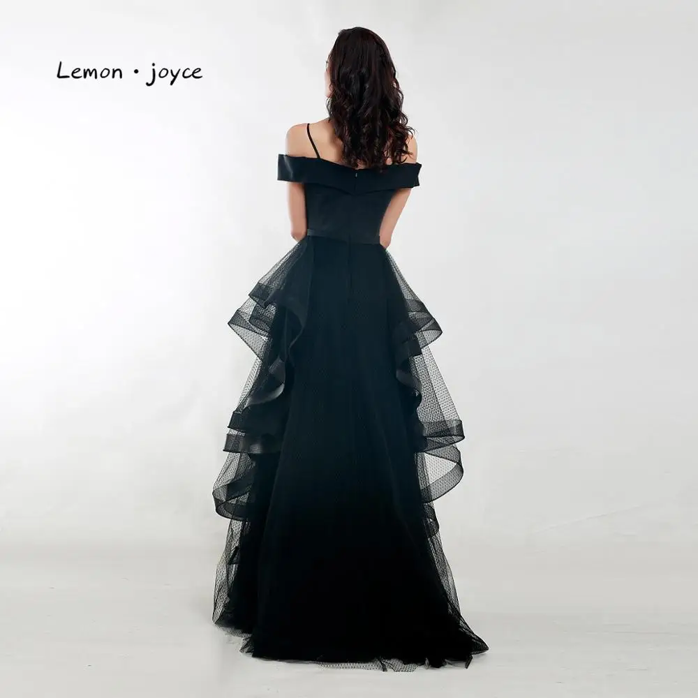 Женское длинное вечернее платье Lemon joyce черное простое с открытыми плечами