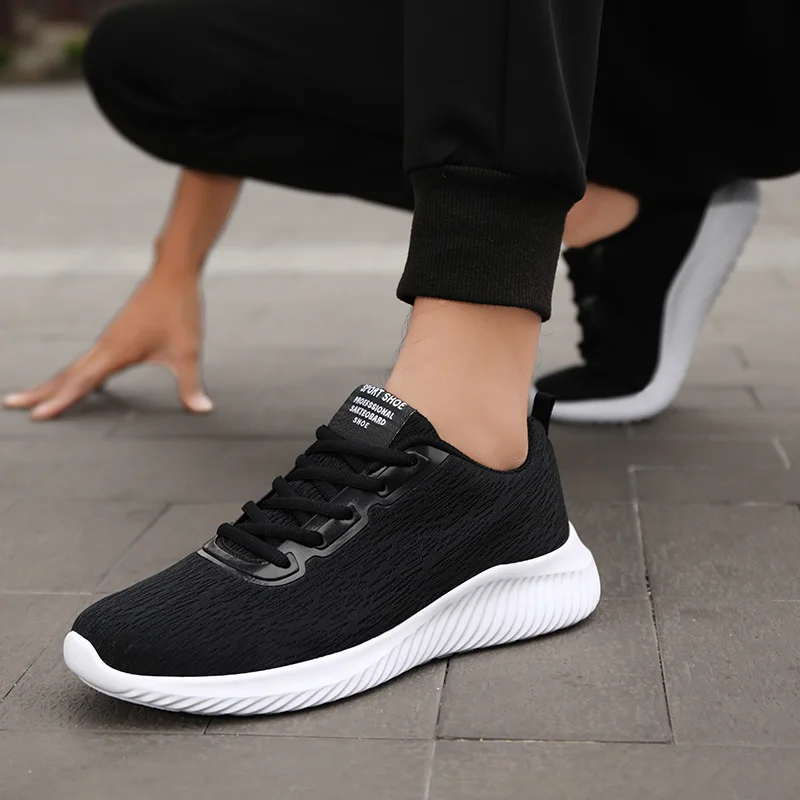 

2021 Latest Outdoor Sports Shoes Lovers Comfortable Breathable Casual Shoes Wear-Resistant Running Shoes 35-46 Yards