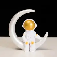 Статуэтка астронавта из смолы #5