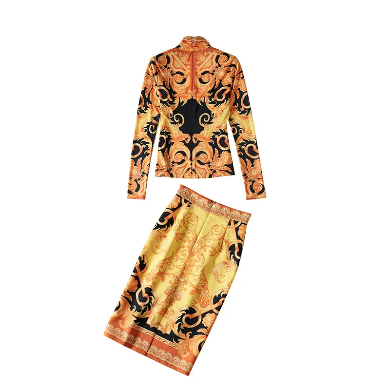 

Женское платье до колен с цветочным принтом