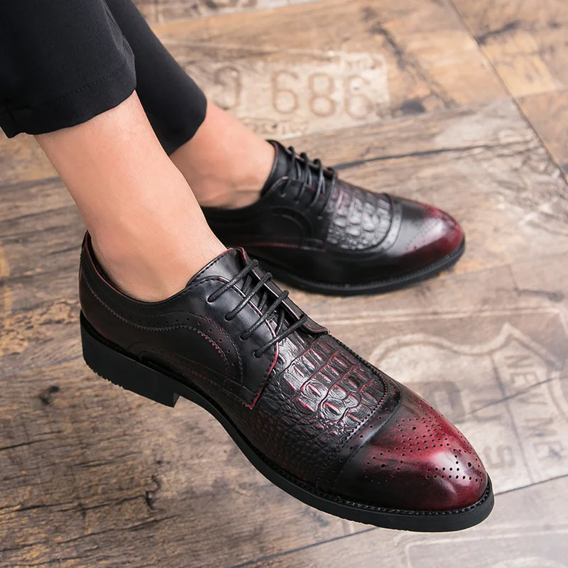 

Leather Shoes Men Formal Shoes Brogues Oxfords Shoes Men Lace-Up Crocodile Pattern Business Dress Office Shoes Male Red Black