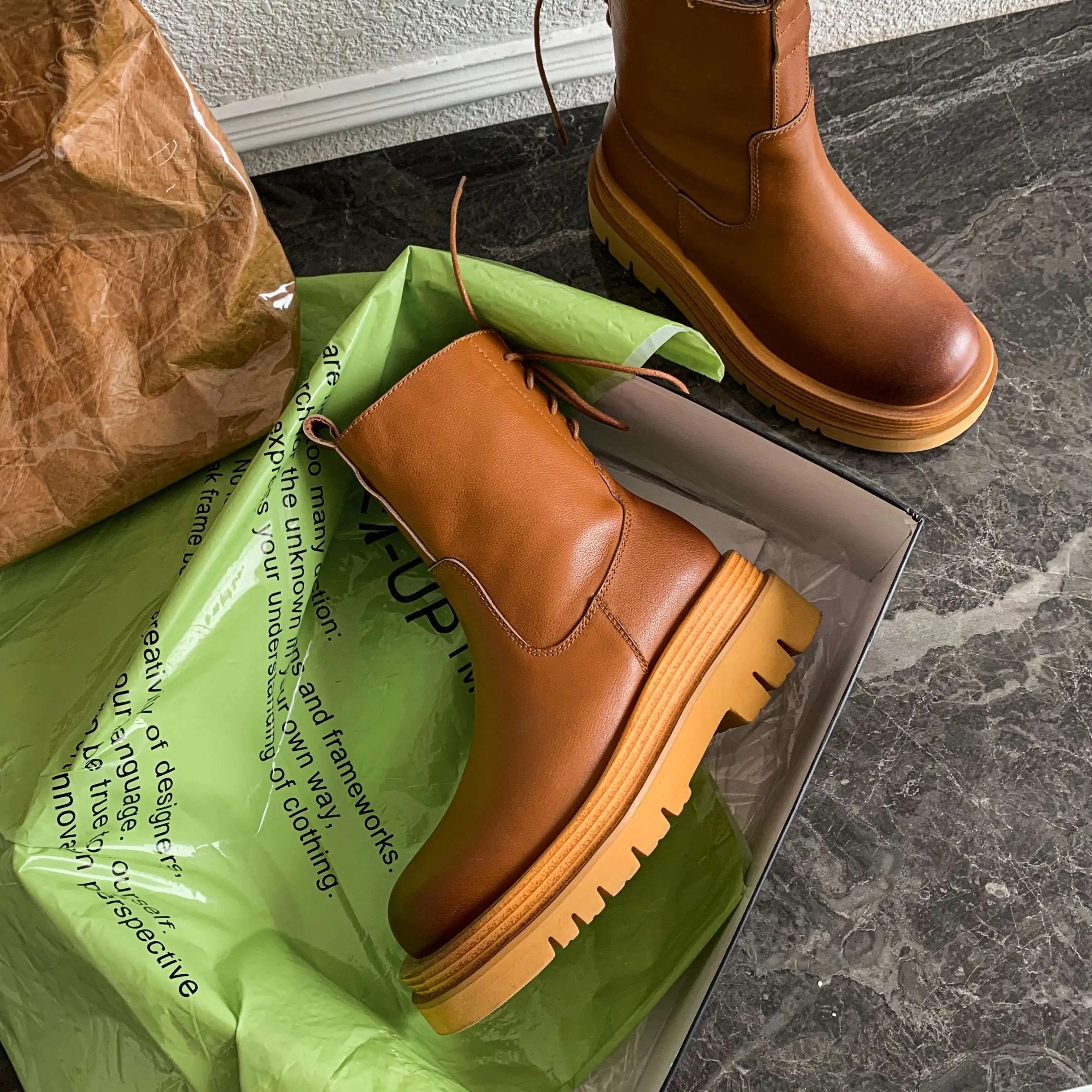 Murah Vichelo Panas Terbatas Kustomisasi Ukuran Desain Eropa Motor Boots Tampan Wanita Muda Streetwear Pertengahan Betis Boots L02