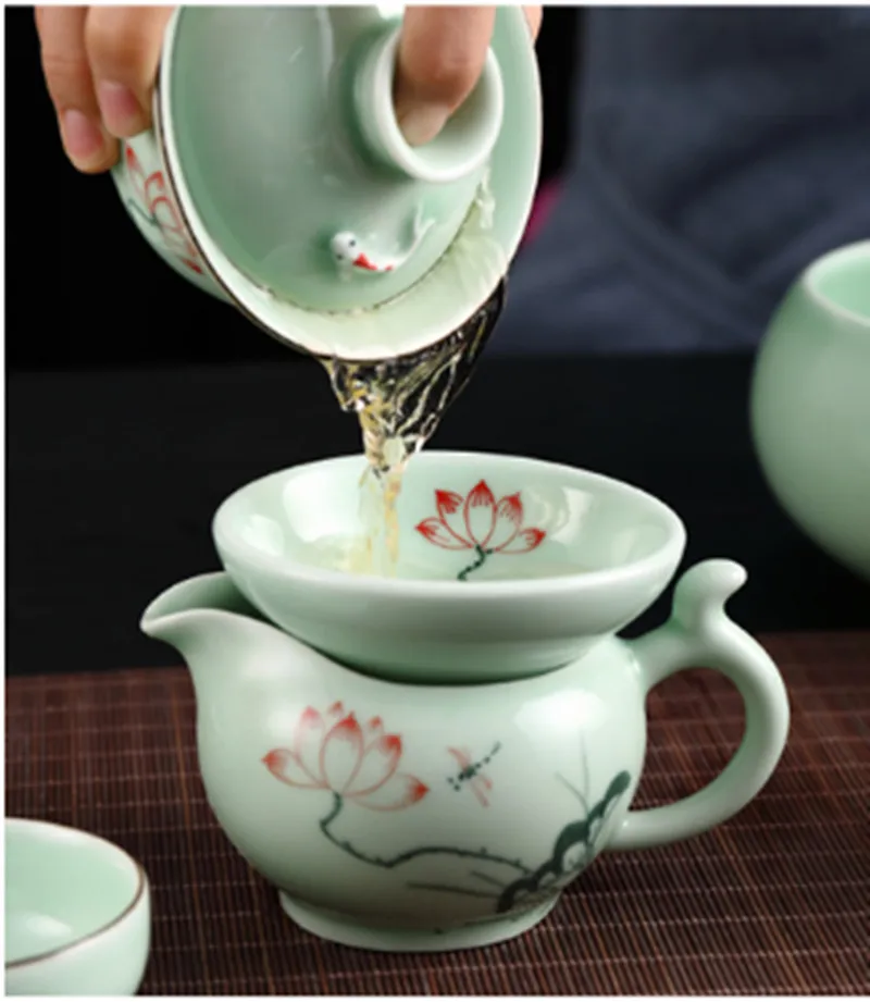 С Тиснением лотоса, рыба, Gaiwan, ручная роспись, чайная супница Longquan с узором, чайные чаши, чайник Tieguanyin, отправляется