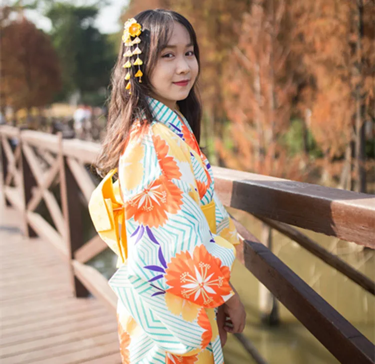 Women's Yukata Traditional Japan Kimono Robe Photography Dress Cosplay Costume yellow Color flower Prints Vintage Clothing