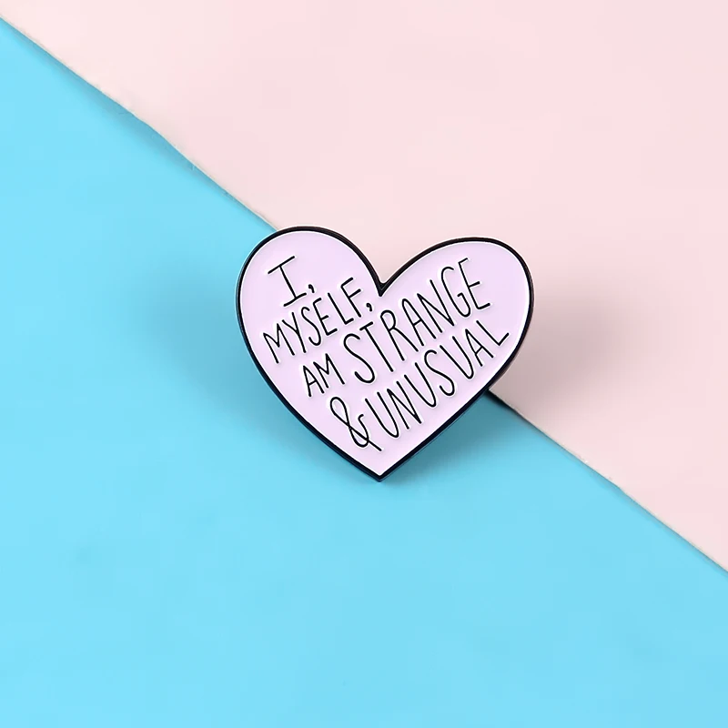 Розовый любящее сердце с надписью металлические штифты странные и необычные