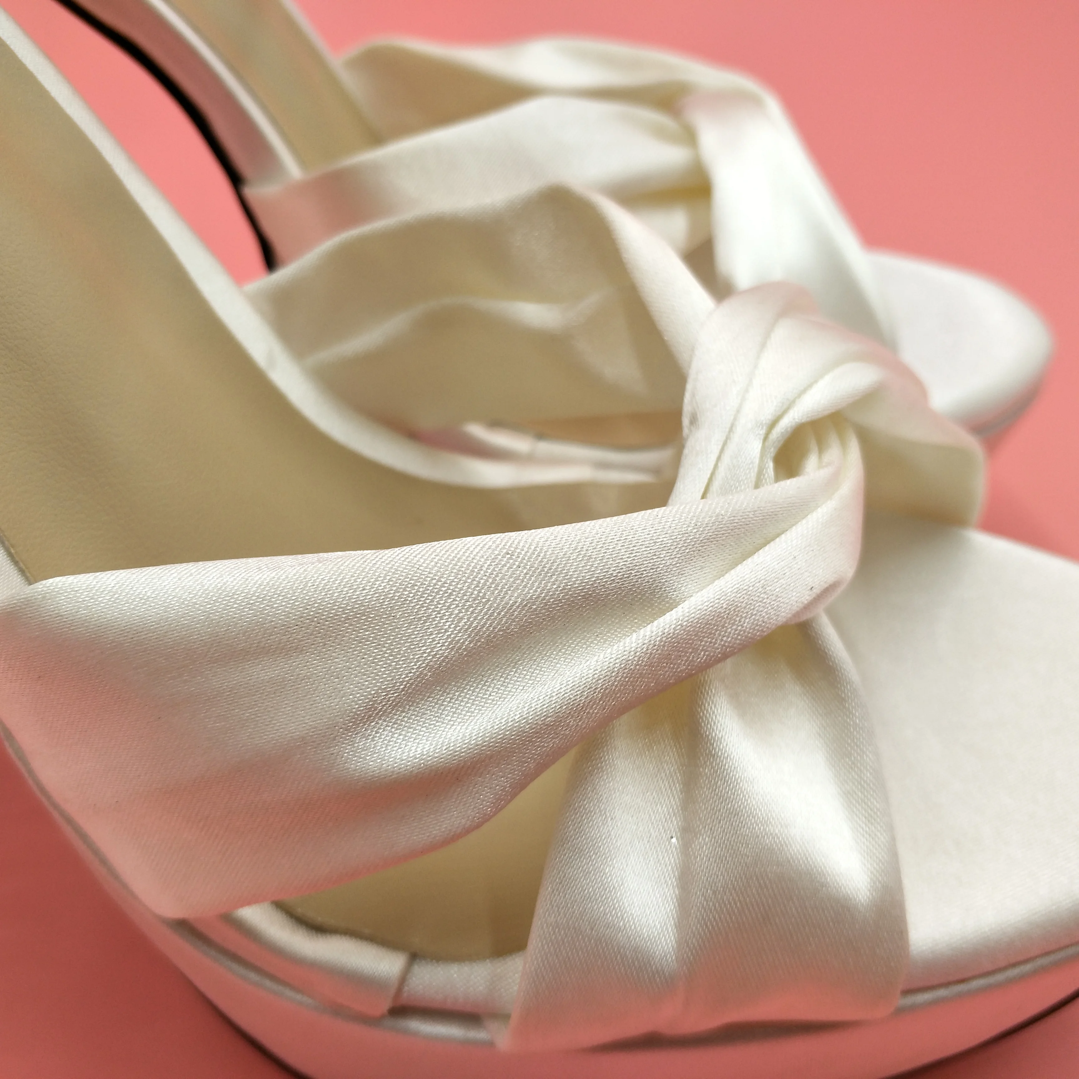 Босоножки женские атласные на высоком каблуке 14 см пикантные сандалии с открытым