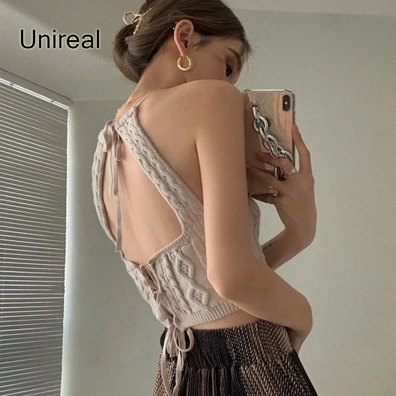 

Женская Трикотажная майка с открытой спиной и лямкой на шее