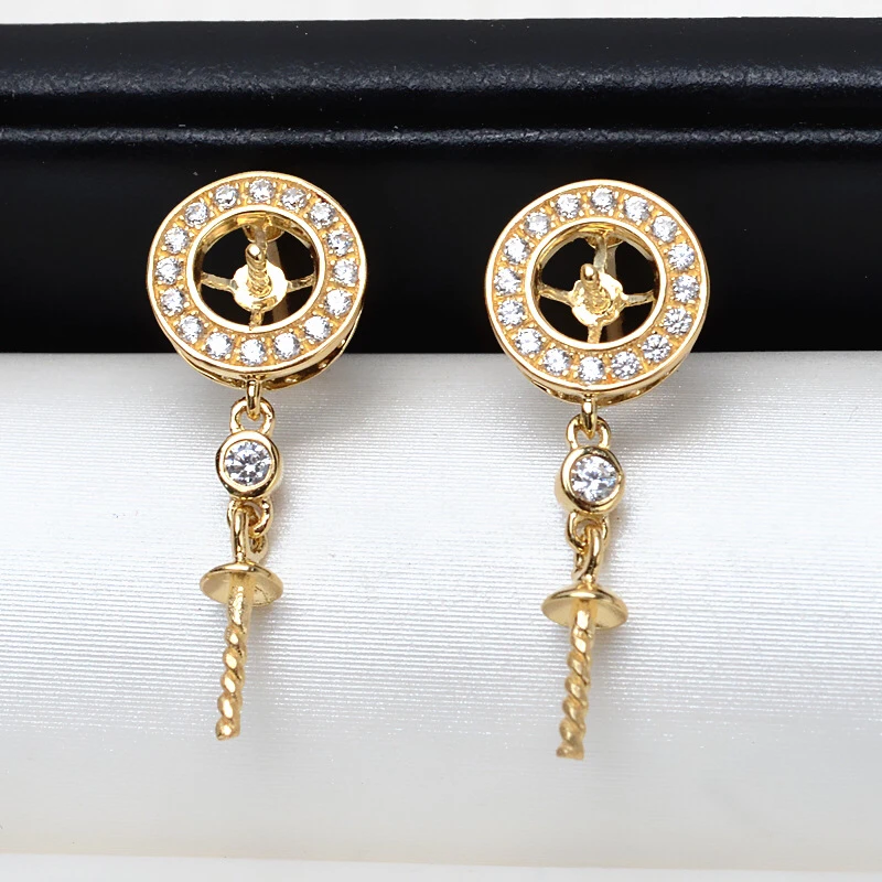 Рисунок 3 - Оригинальные золотые серьги в форме сердца AU 750 18K