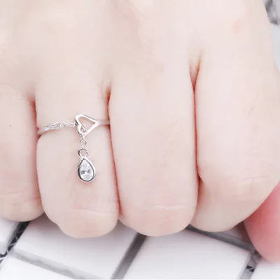 

Korean Silver Plated Raindrop Pendant Women's Ring Suitable for Women's Party Simple Metal Crystal Opening Ring Jewelry