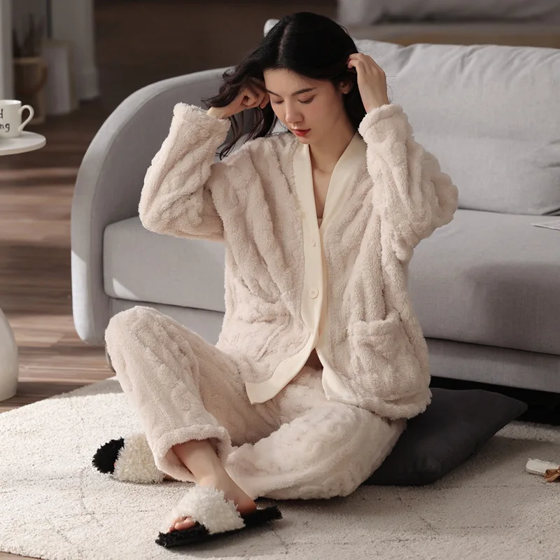 

2021 Winter Warm Soild White Pajama Set for Women Vintage Home Satin Flannel Sleepwear 100% Velvet Soft Silk Nightwear