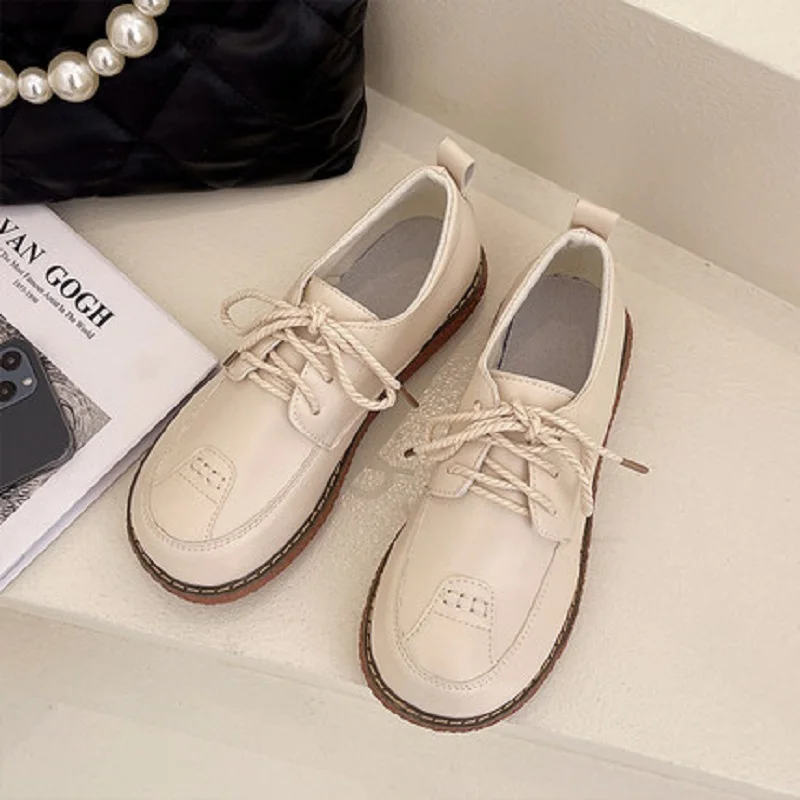 

2021 spring new literary small leather shoes female British retro Japanese college single shoes female white small leather shoes
