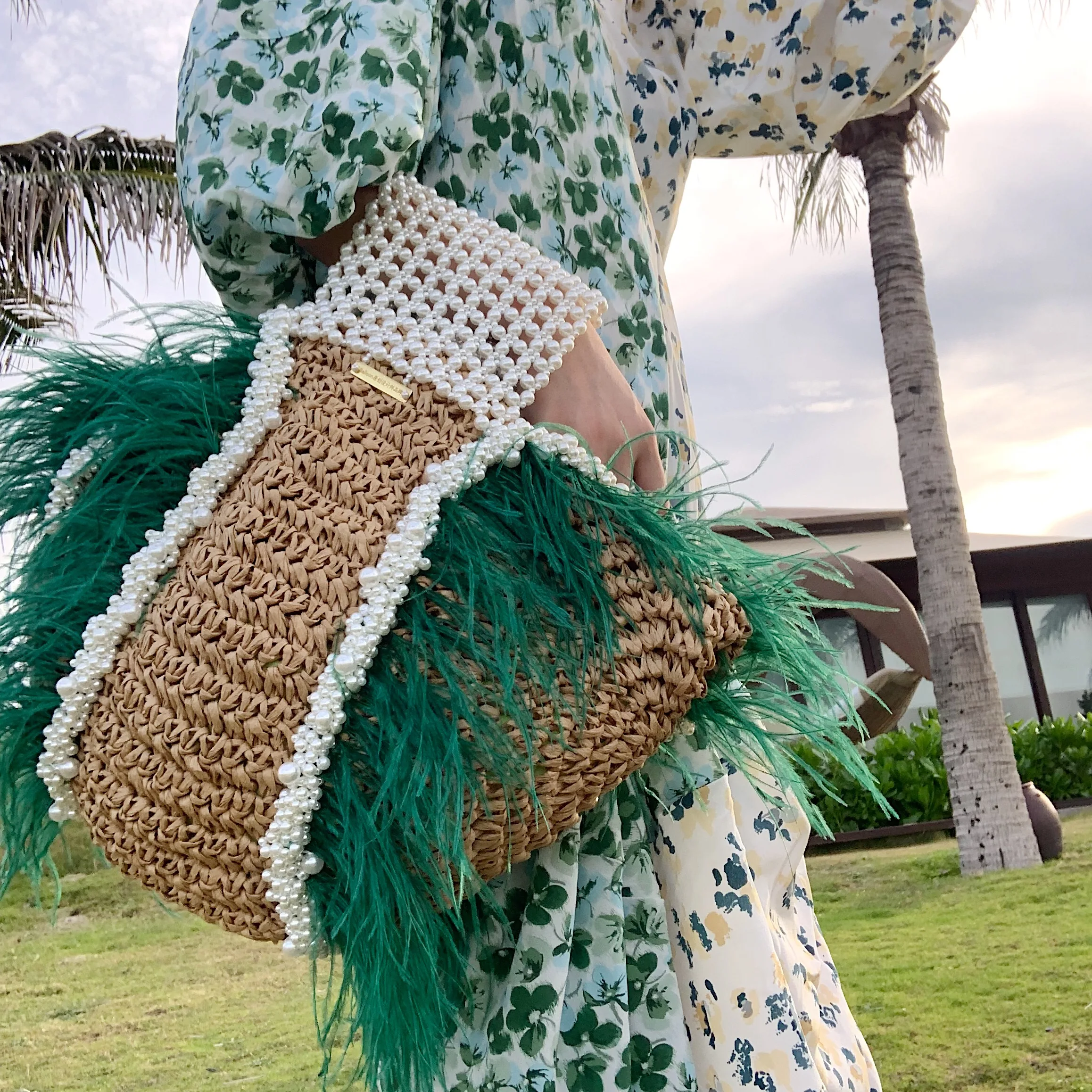 

Handmade peacock green ostrich hair pearl natural grass weave bag Summer Beach Bags 2020 New Holiday Women Straw Woven Handbags