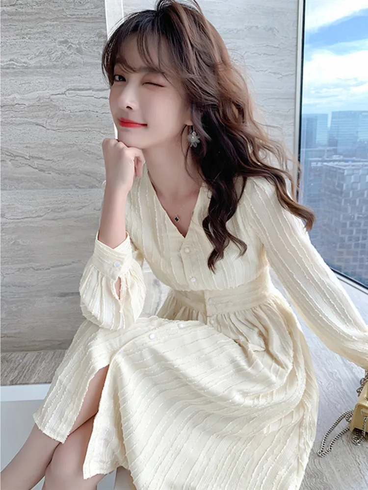 

Женские платья МАЗ