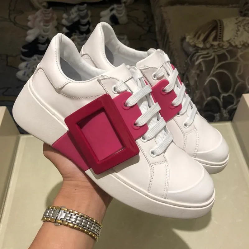 Кроссовки Женская спортивная обувь смешанных цветов на плоской подошве модная