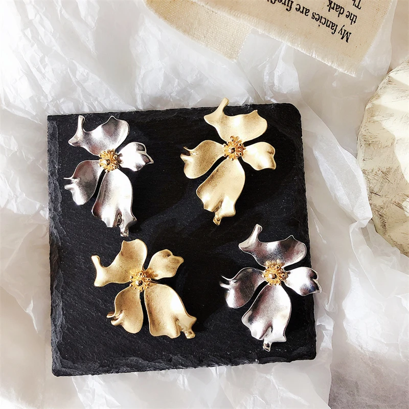 

Temperament Retro Exaggerated Flowers Atmosphere Stud Earring Personality Simple INS Women's Earrings Jewelry Wholesale