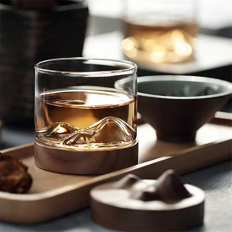 

Transparent Whiskey Glass Small Beer Glass Japanese Style Wine Cup Mountain Wine Glass with Wooden Bottom Bar Hotel Drinkware
