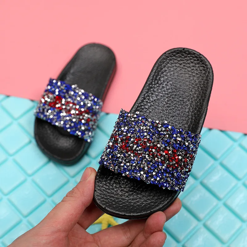 Полосатые модные уличные тапочки для девочек Детская обувь Шлепанцы со стразами