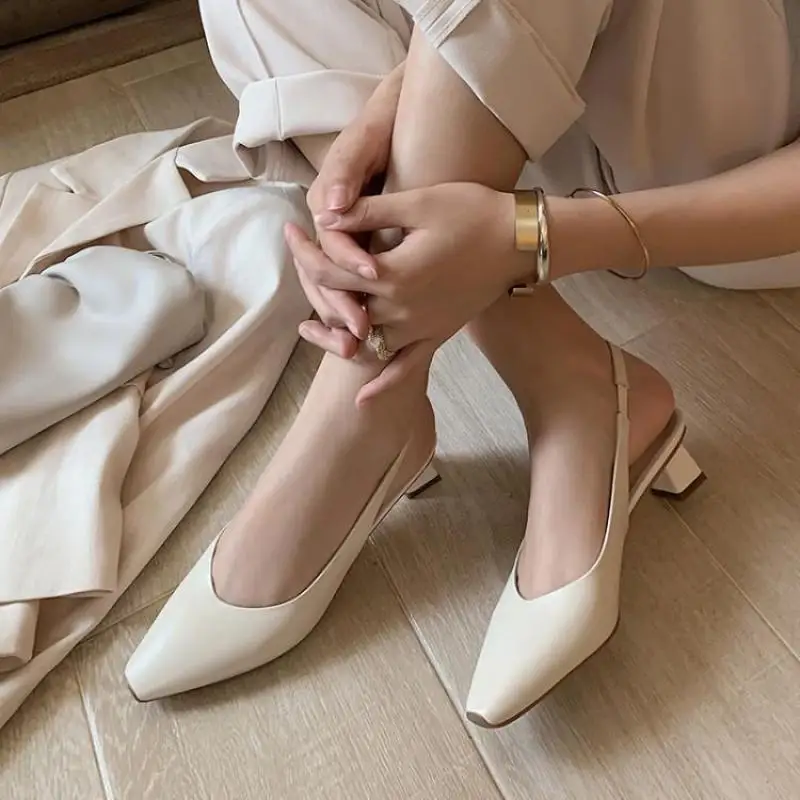 

White Baotou sandals fairy style new style square head thick heel shoes