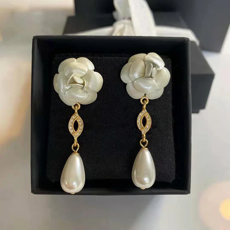 

Brand Fashion Pearl Jewelry Gold Color Rose Flower Earrings Pearl Camellia Earrings Tassel Pearls Design Wedding Party Earrings
