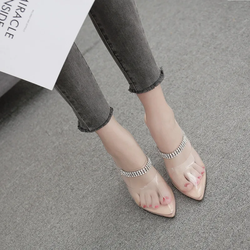 2020 Новые популярные модели прозрачные стразы босоножки с острым носком на