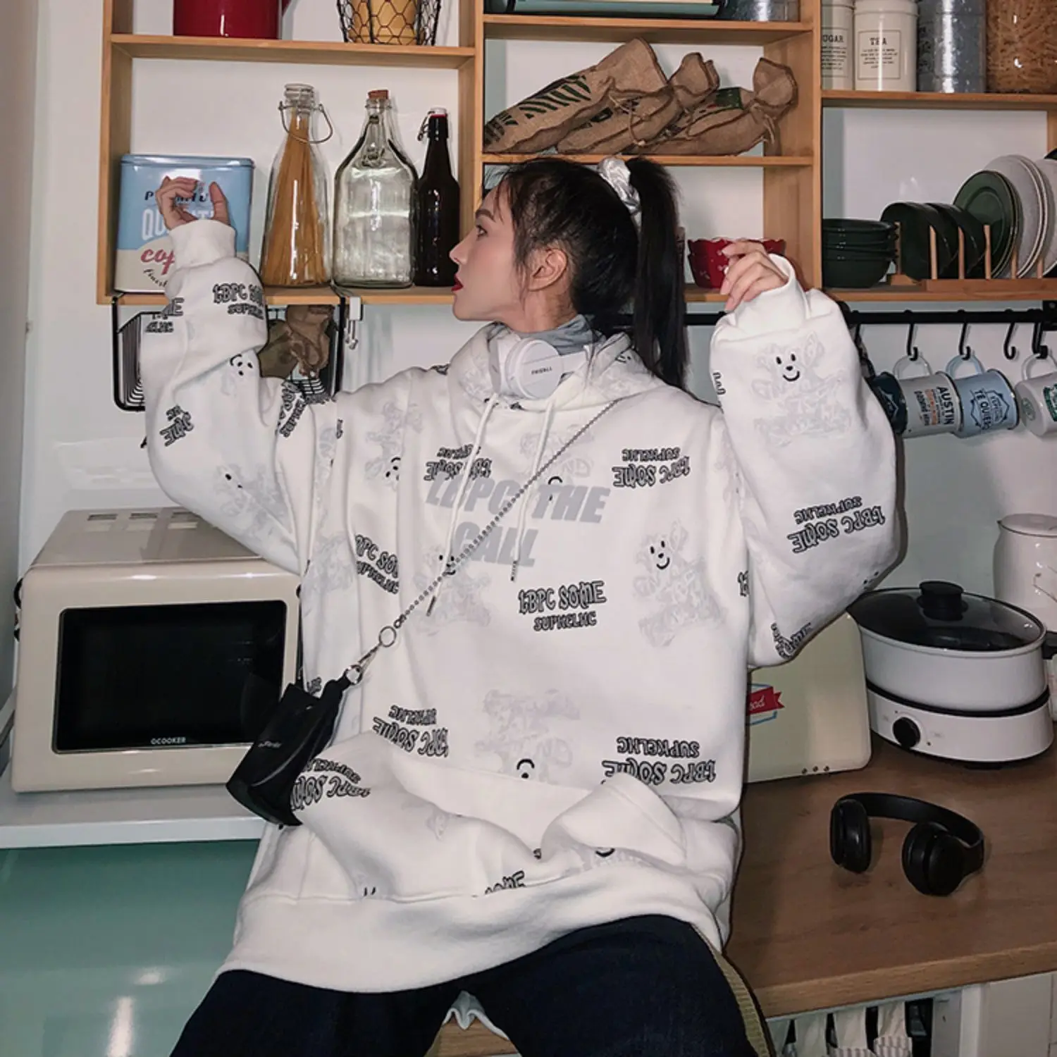 

Hoodies & Sweatshirts