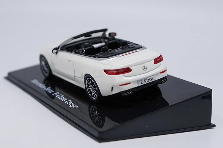 1:43 E300 E-KASE Coupe модель сплава автомобиля статические высокой моделирования металлические модельные автомобили с оригинальной коробкой