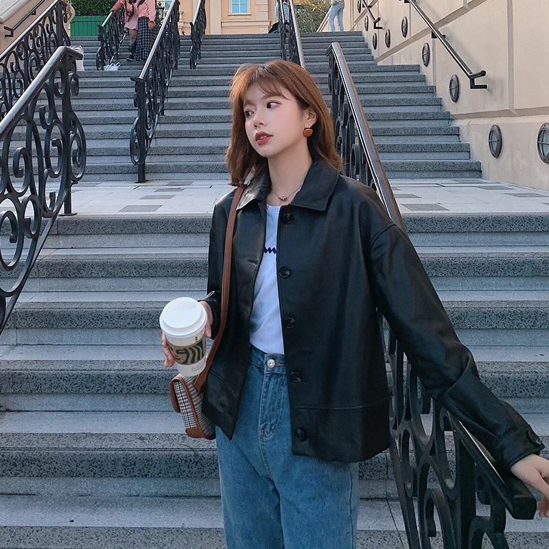 

2021 Ранняя осень новая модная локомотивная стильная одежда из искусственной кожи для женщин повседневные куртки с отложным воротником для п...