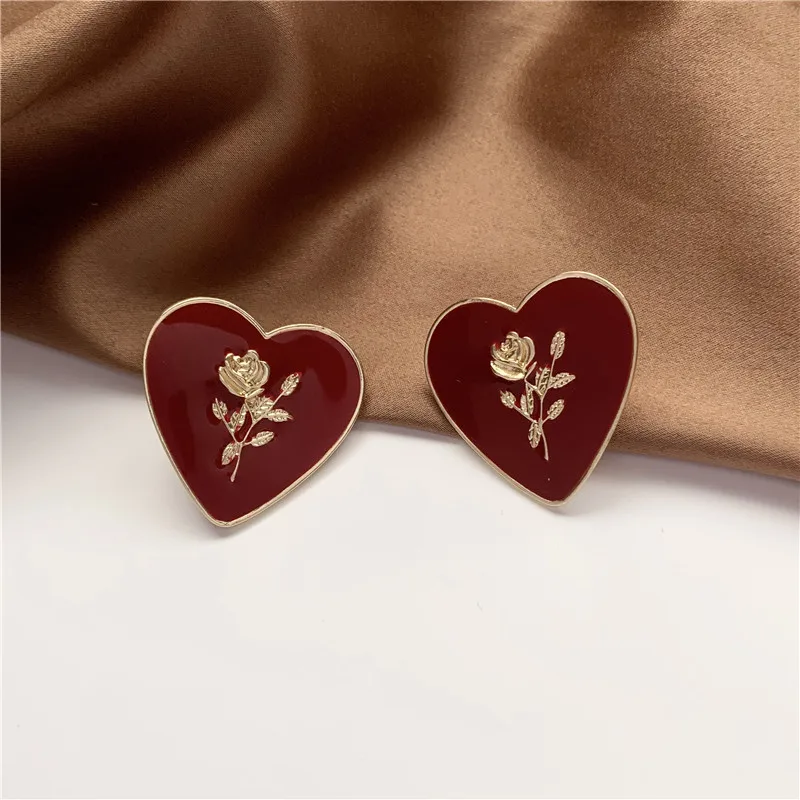 

Fashion Korea Minimalist Style Red Rose Stud Earrings for Women Jewelry Zinc Alloy Temperament Retro Heart Earrings