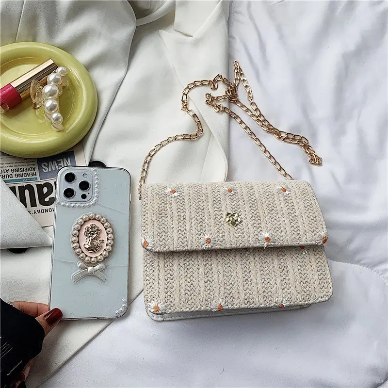 

Daisy Shoulder Bag 2021 Summer Small Bags For Women Crossbody Bag Weave Designer Bag Gauze Chains Strap Flower Button White Bag