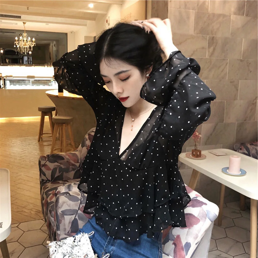

Women Boho Blouse Hong Kong-style Retro Polka-dot V-neck Lotus Sleeve Chiffon 2021 Summer Young Lady Holiday Travel Korean