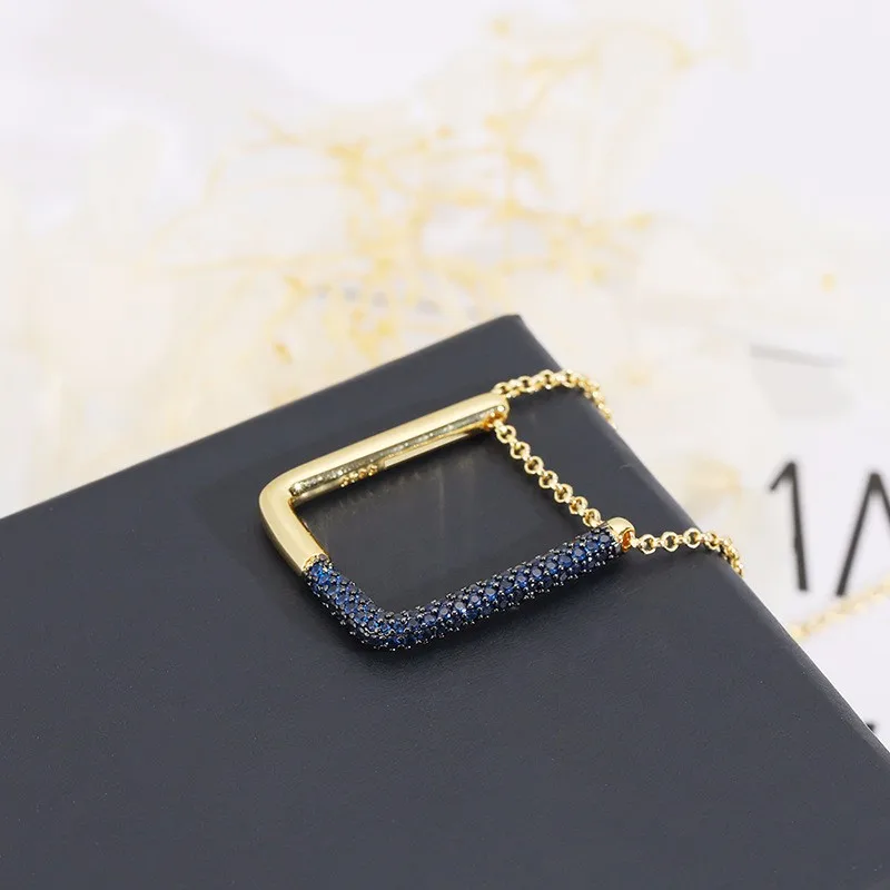 Ожерелье женское золотистое с квадратной регулируемой цепочкой Геометрическая