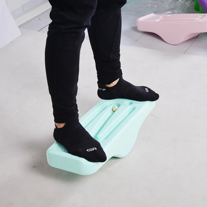 

Kids Balance Board Indoor Outdoor Childhood Rocking Seesaw Children Balance Training Outdoor Activity Game Plastic Toys