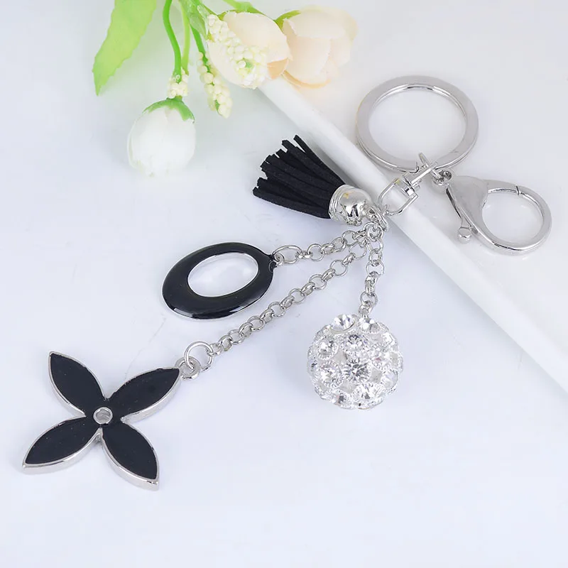 

Creative Simple Four-leaf Clover Keychains Women Key Chain Car Key Ring Female Bag Charm Pendant Fashion Tassels Keyrings Gifts