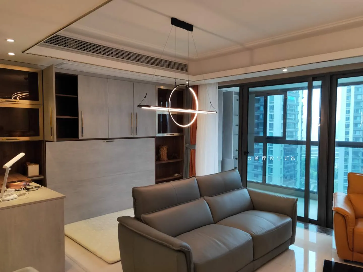 구매 다이닝 룸 샹들리에 스트레이트 Led 스트립 스터디 룸 리셉션 프론트 워터 바 현대 미니멀리스트 북유럽 스튜디오 나무 램프