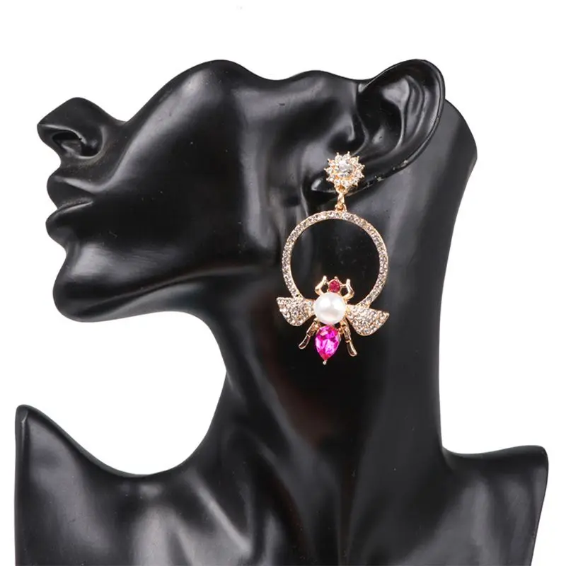 

1Pair European Stereoscopic Trend Cute Bee Hoop Earrings With Pendant Lovely Fashion Earrings Jewelry