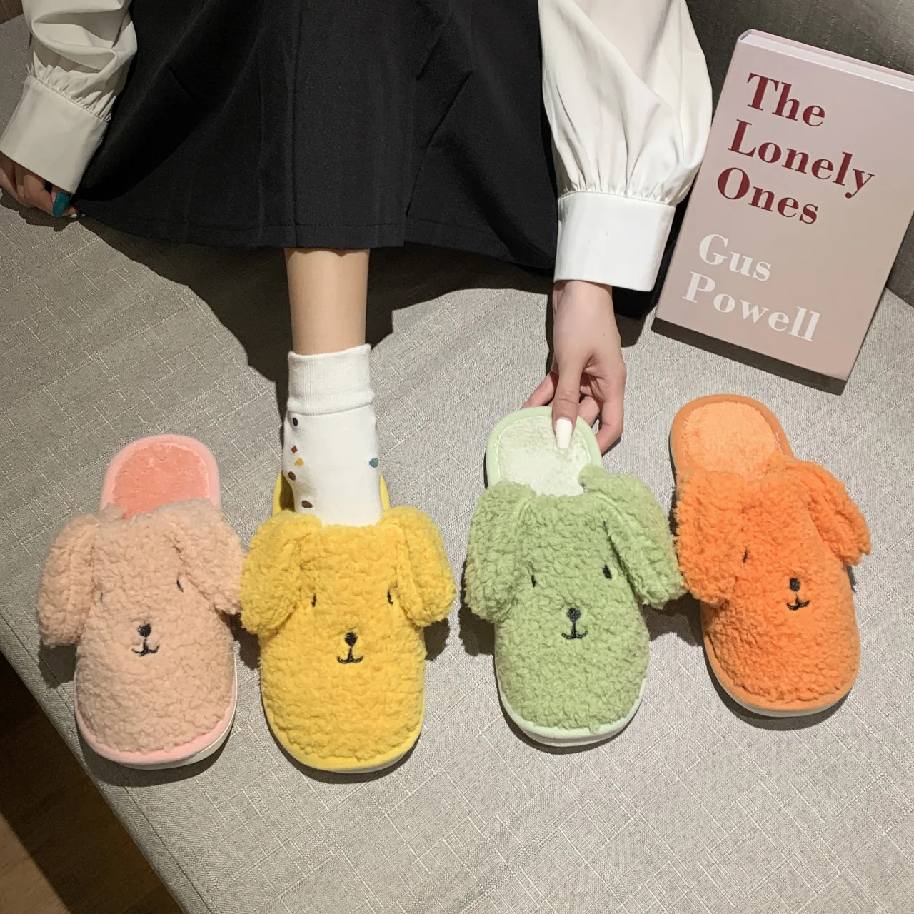 

Cotton slippers in autumn and winter 2021 female lovely Plush home warm couple's wool slippers